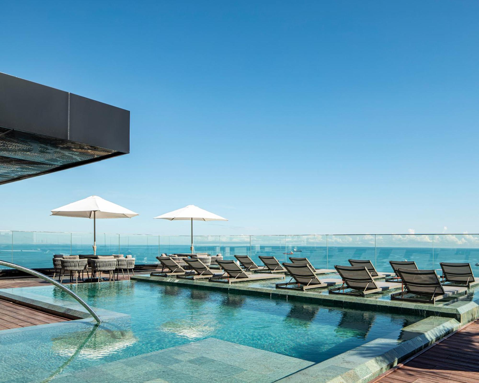 Hotel Gran Marquise Fortaleza  Exterior photo The rooftop pool at the hotel